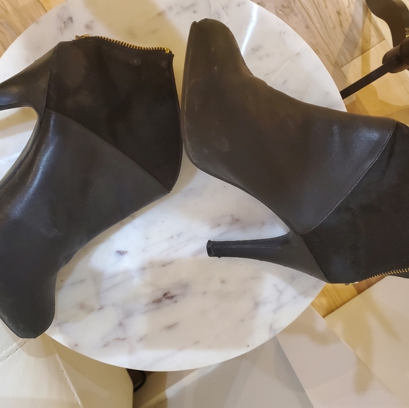 Lexington Black leather & Fur boots - Picture 3 of 5